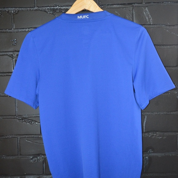 40th Anniversary Manchester United Jersey - Picture 2 of 4